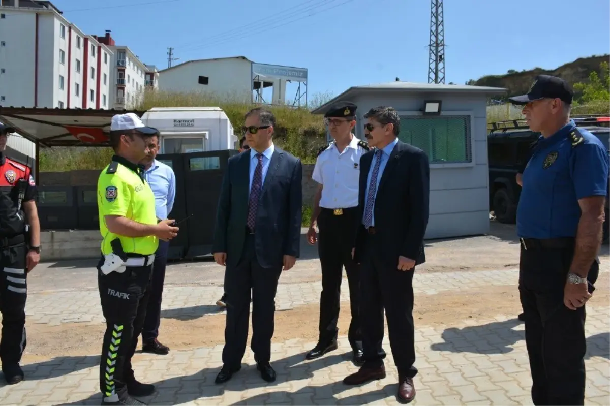 Vali Şakalar, trafik kontrolü uygulamalarını denetledi