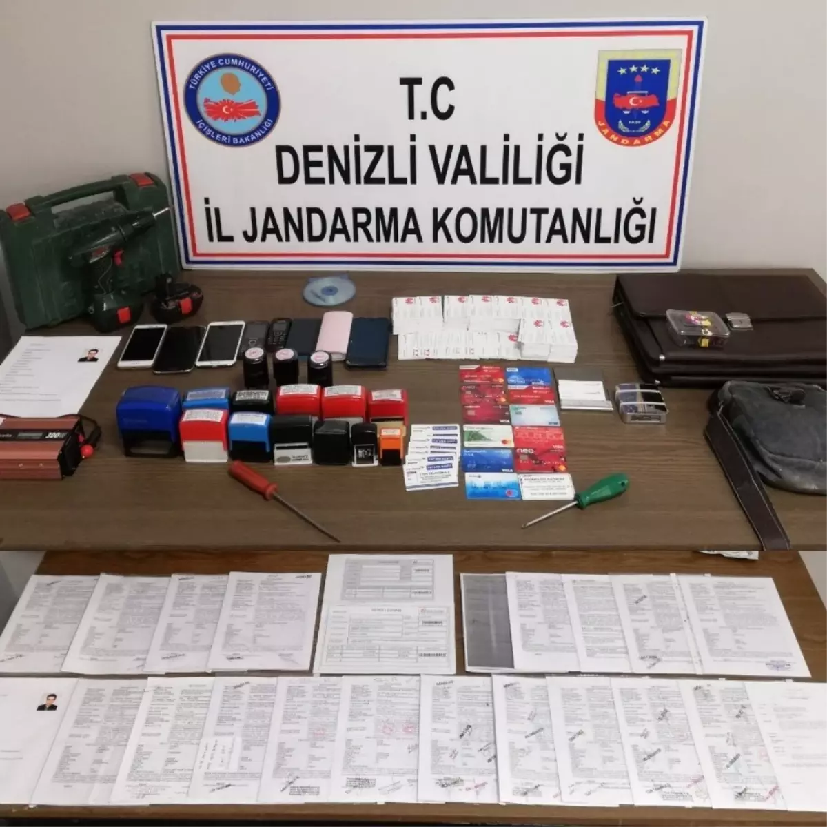 17 kişiyi baz istasyonu kurup kira vereceğiz diyerek binlerce TL dolandırdılar