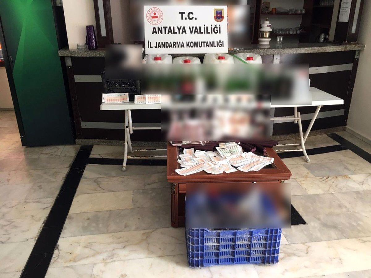 Alanya\'da butik otele sahte içki operasyonu