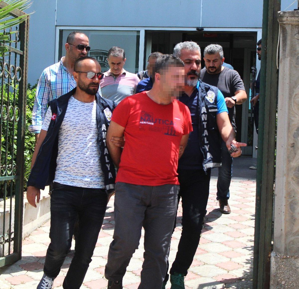 Antalya\'da poşetli cinayetin katil zanlıları tutuklandı