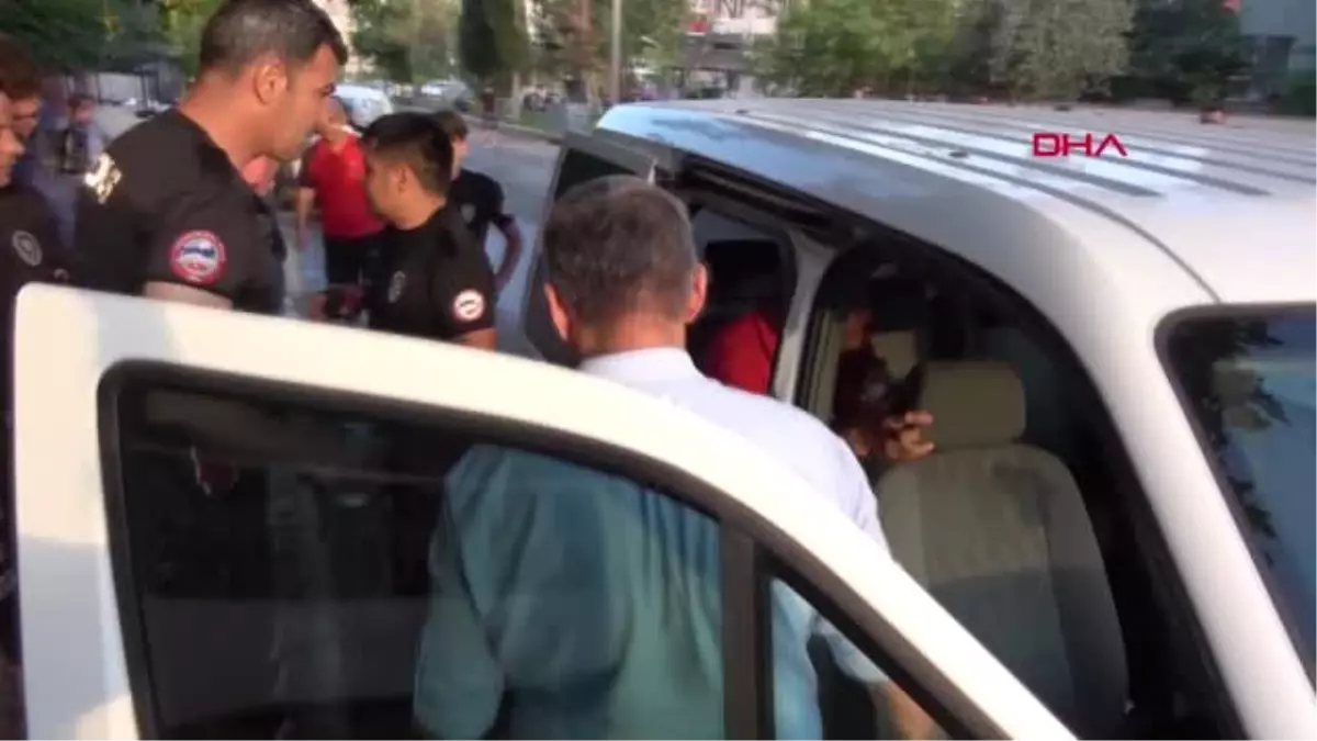 ANTALYA Kendisine güldüğü gerekçesiyle komşularına kurşun yağdırdı: 2 yaralı