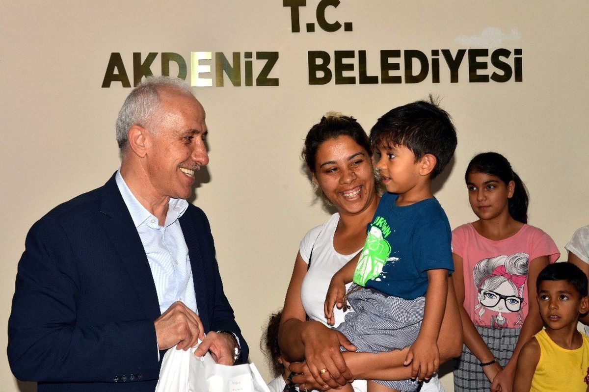 Başkan Gültak, çocuklara erken bayram sevinci yaşattı