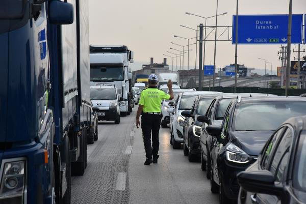 Bursa- Ankara yolunda bayram yoğunluğu
