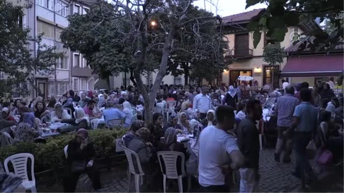 "Dünya döndükçe" tarihi binada tasavvuf öğretisini yaşatıyorlar