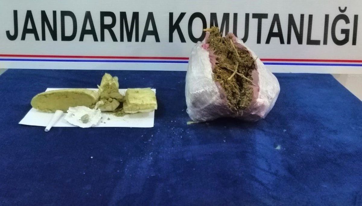Elazığ\'da esrar ve Metamfetamin elegeçirildi: 5 gözaltı