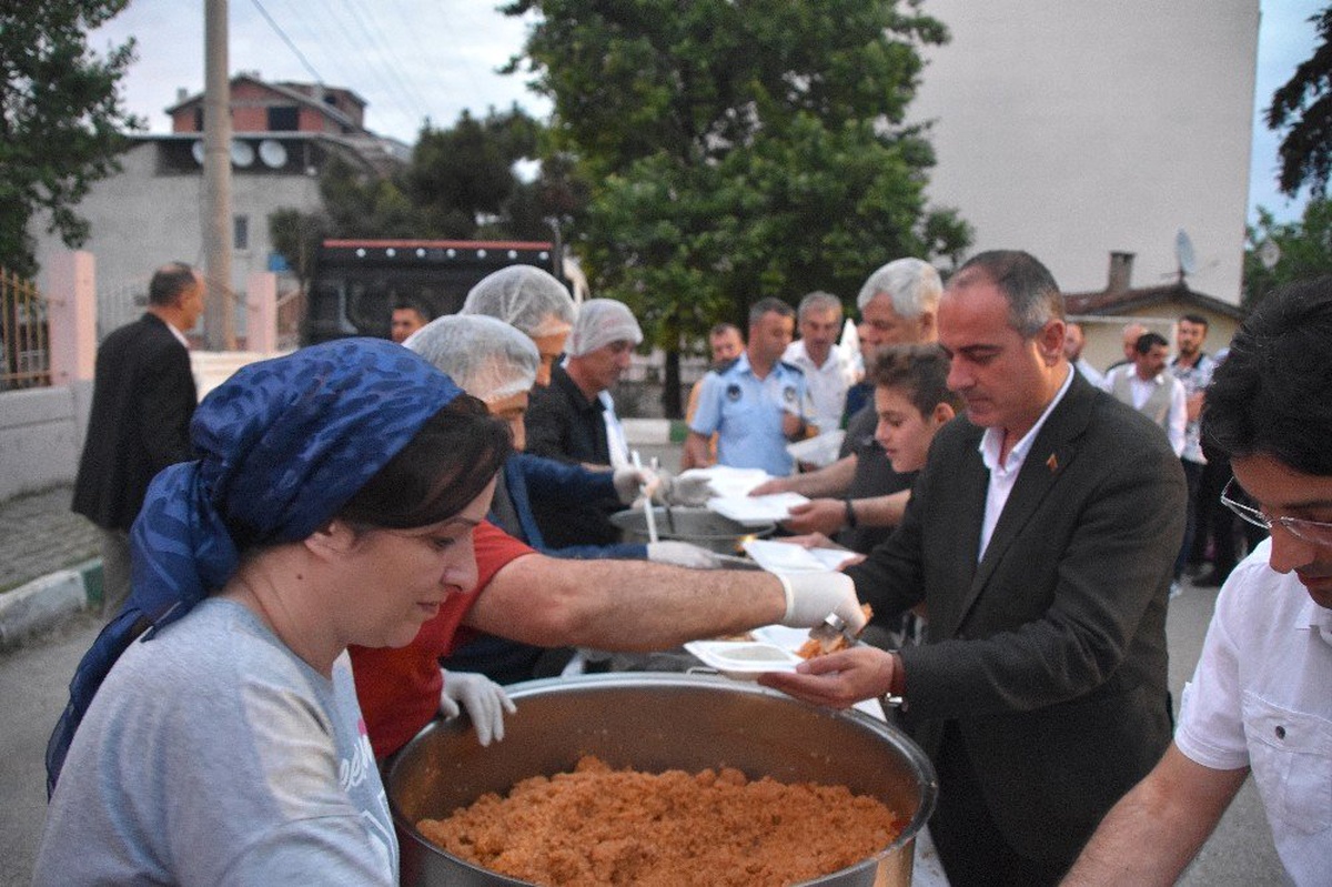 Gemlik\'te çocuklar "Ramazan ayı gelsin" diye bekleyecek