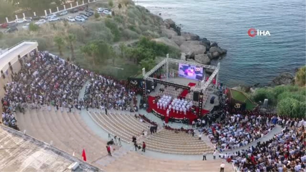 Girne Amerikan Üniversitesi 33. Dönem Mezunlarını Verdi