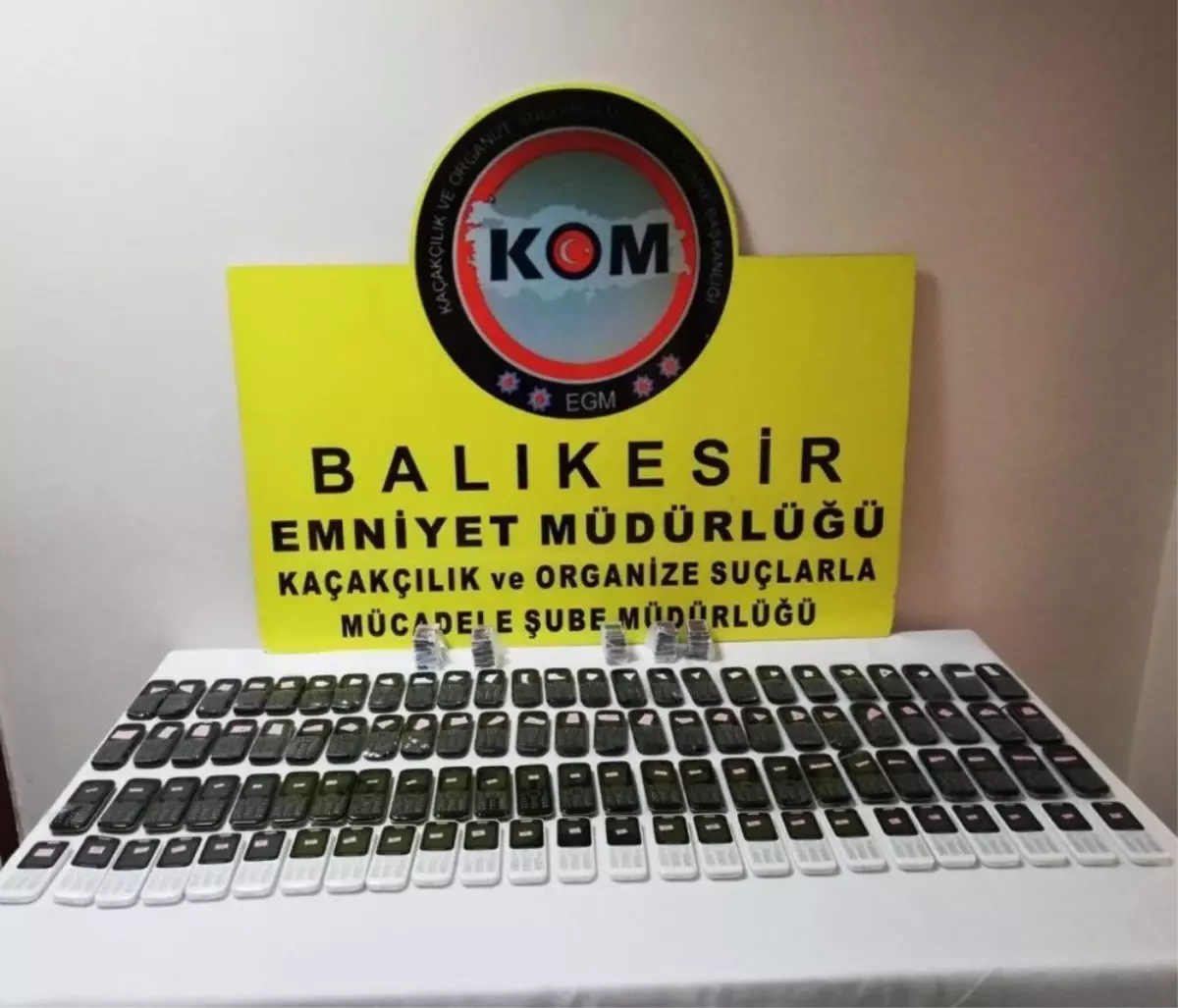 Gümrük kaçağı 100 telefon yakalandı