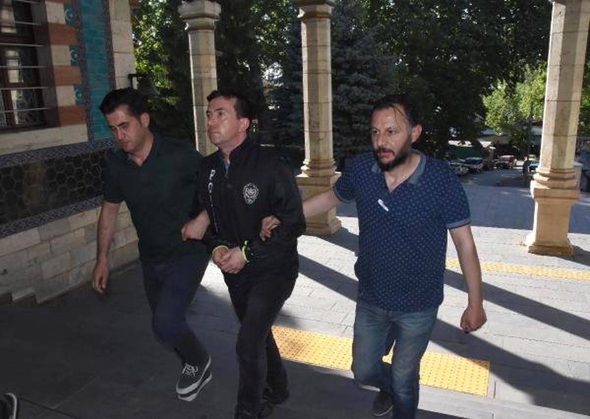 İlişki yaşadığı kadını boğarak öldürdü, polise gidip \'cesedini alın\' dedi (2)