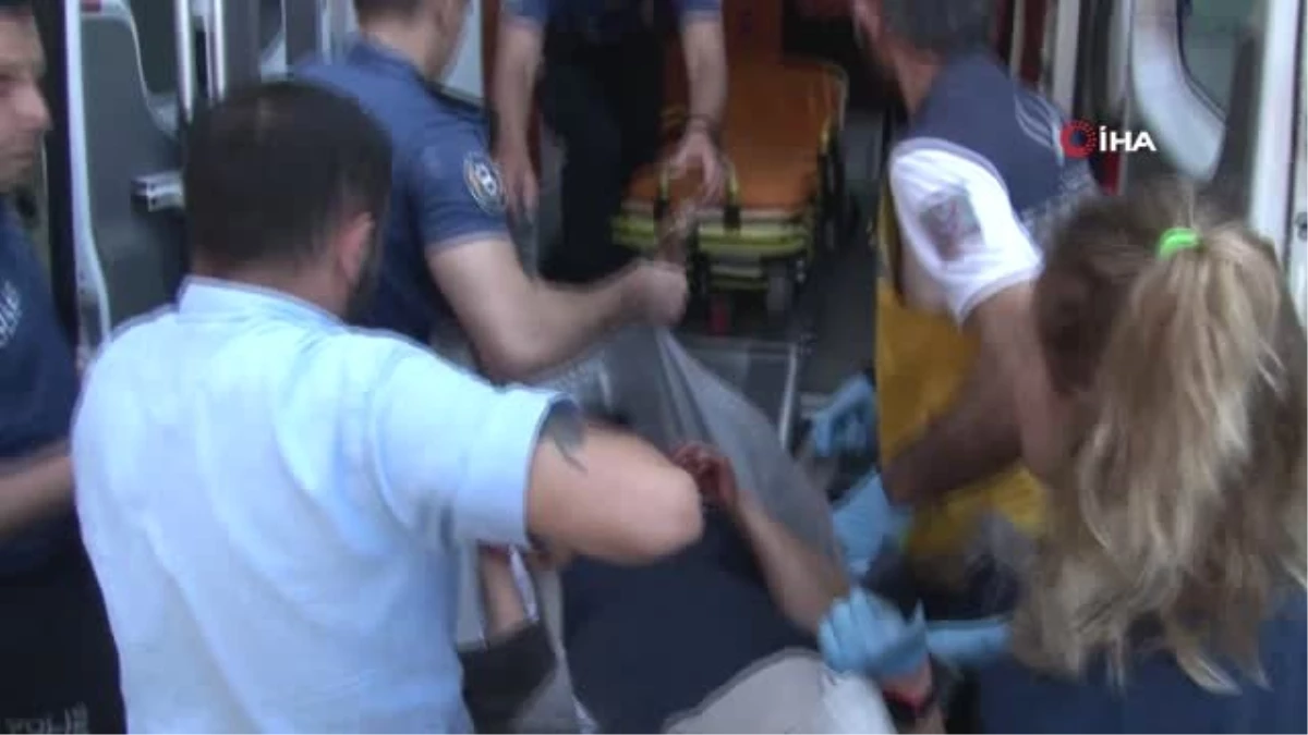 (İSTANBUL-ÖZEL)Yaşlı kadın, bakıcısının bıçaklandığını sanınca polisi alarma geçirdi