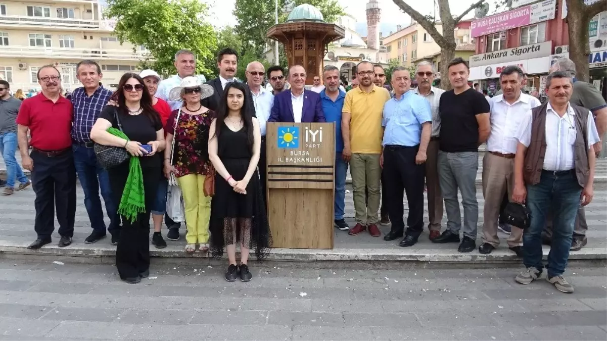 İYİ Parti\'li bir grup bayramda ulaşımın ücretsiz olmamasına tepki gösterdi