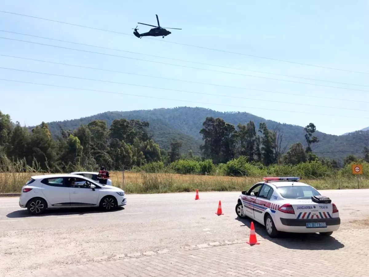 Jandarma, Bodrum\'da helikopterle trafik uygulaması yaptı