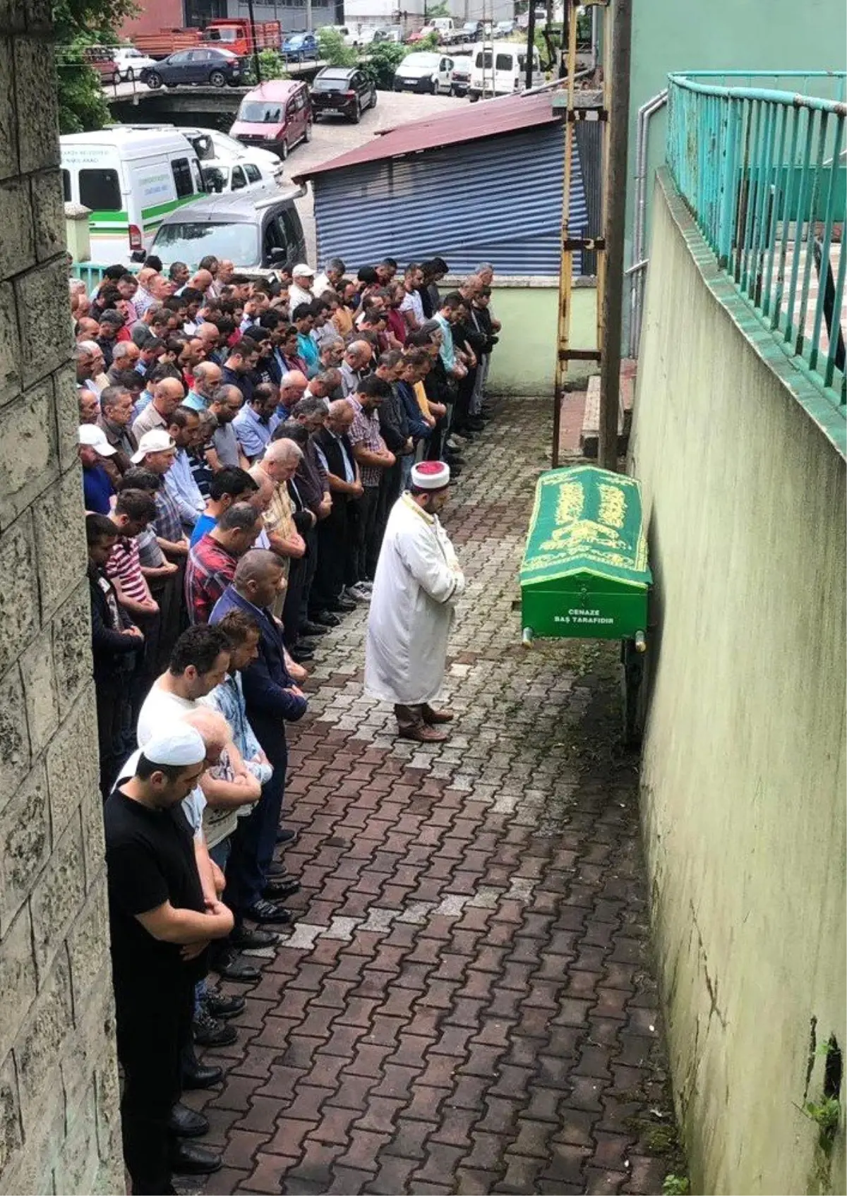 Kaçak ocakta ölen genç işçi son yolculuğuna uğurlandı