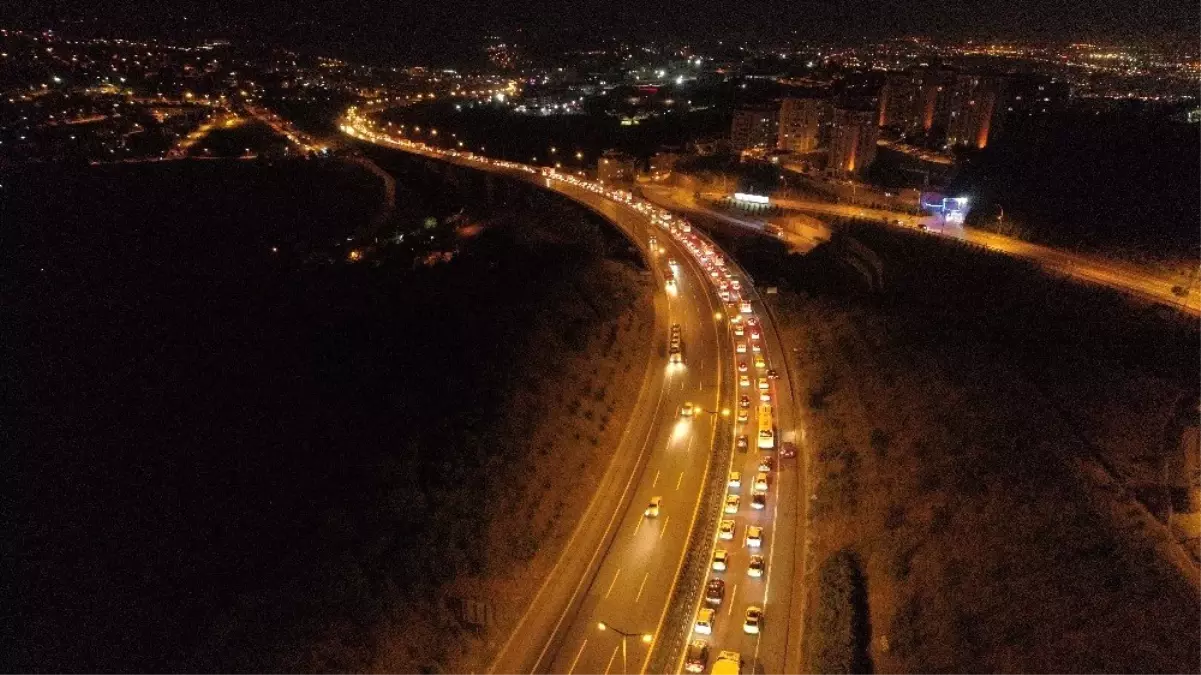 Kocaeli\'de bayram trafiği zaman zaman durma noktasına geldi