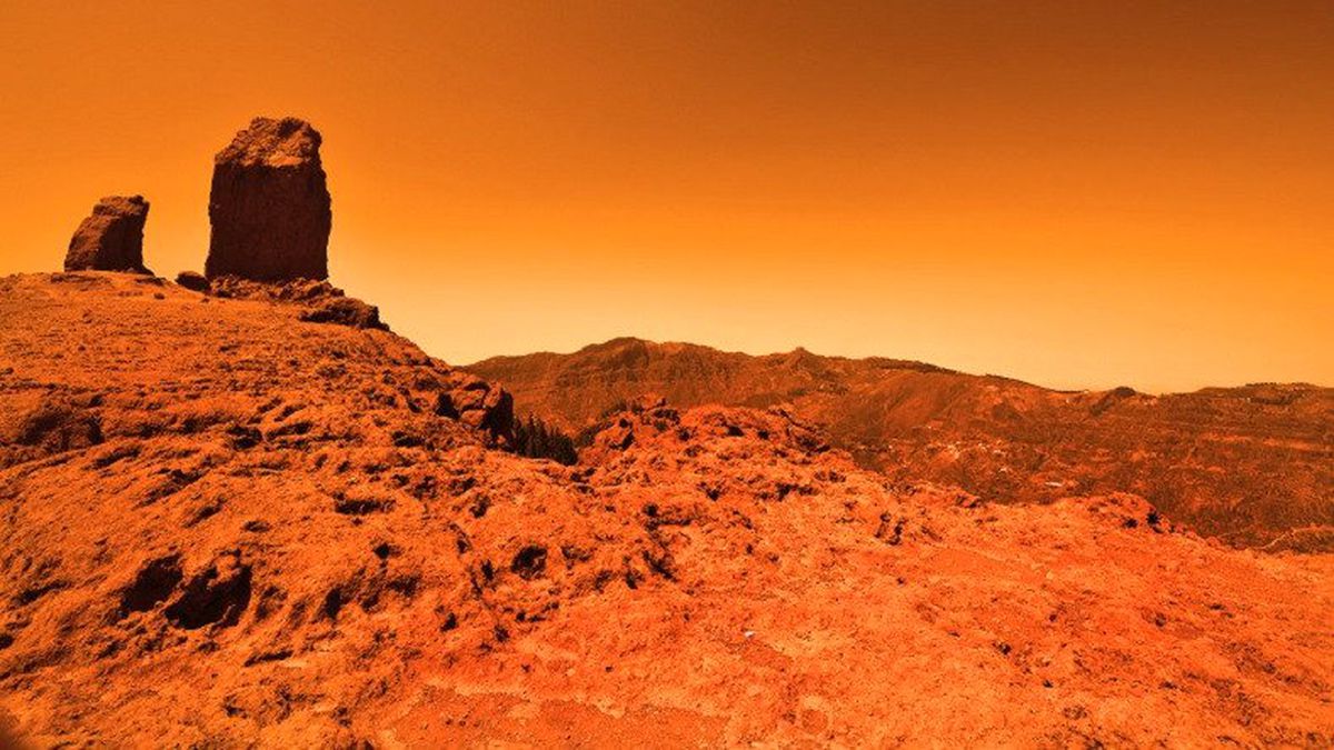 Mars\'ın Kuzey Kutbunun Altında Devasa Bir Buzul Bulundu