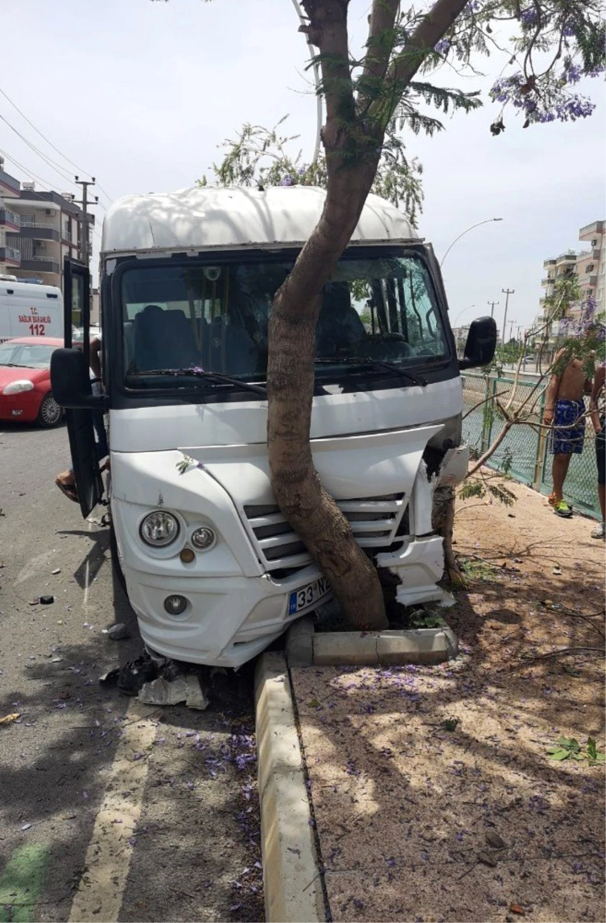 Mersin\'de 2 ayrı kazada 1 kişi öldü, 7 kişi yaralandı