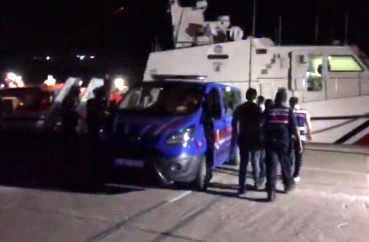 Mersin\'den Kıbrıs\'a geçmeye çalışan 11 Suriyeliye sınır dışı