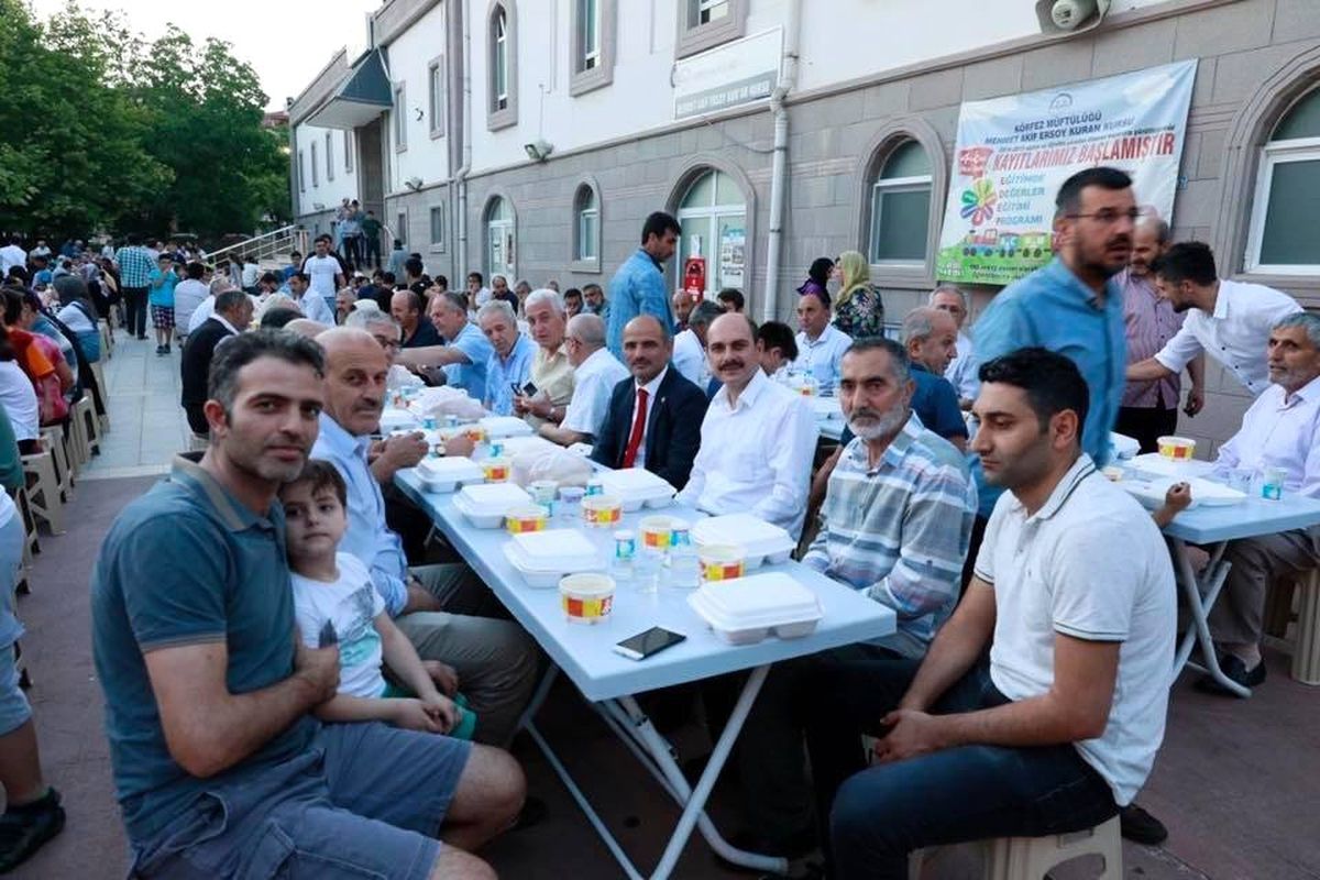 Mimar Sinan\'da \'gönül sofrası\' kuruldu