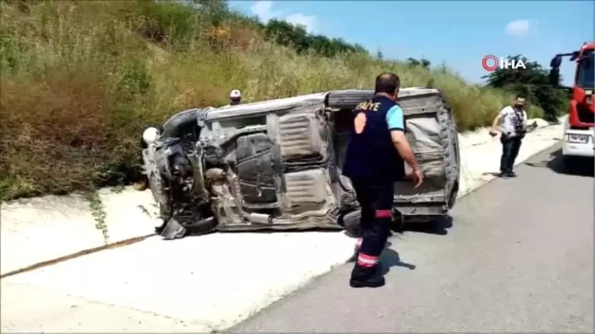 Otomobil su kanalına devrildi: 4 yaralı