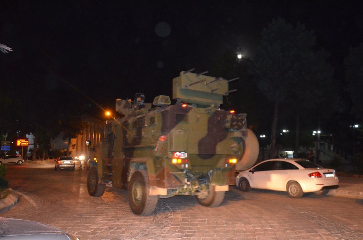 Sınır birliklerine gece sevkiyatı
