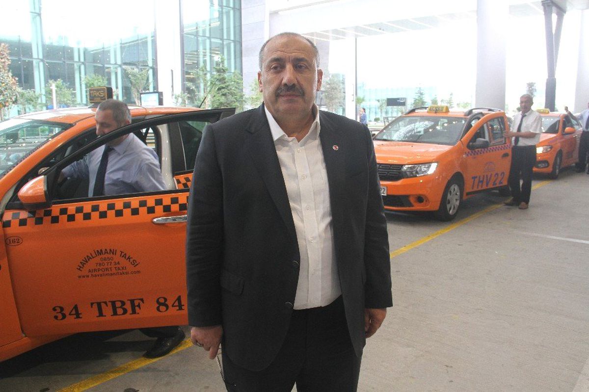 Taksicilerden Uber talebi: "Kanunlarla tamamen yok edilmesini istiyoruz"