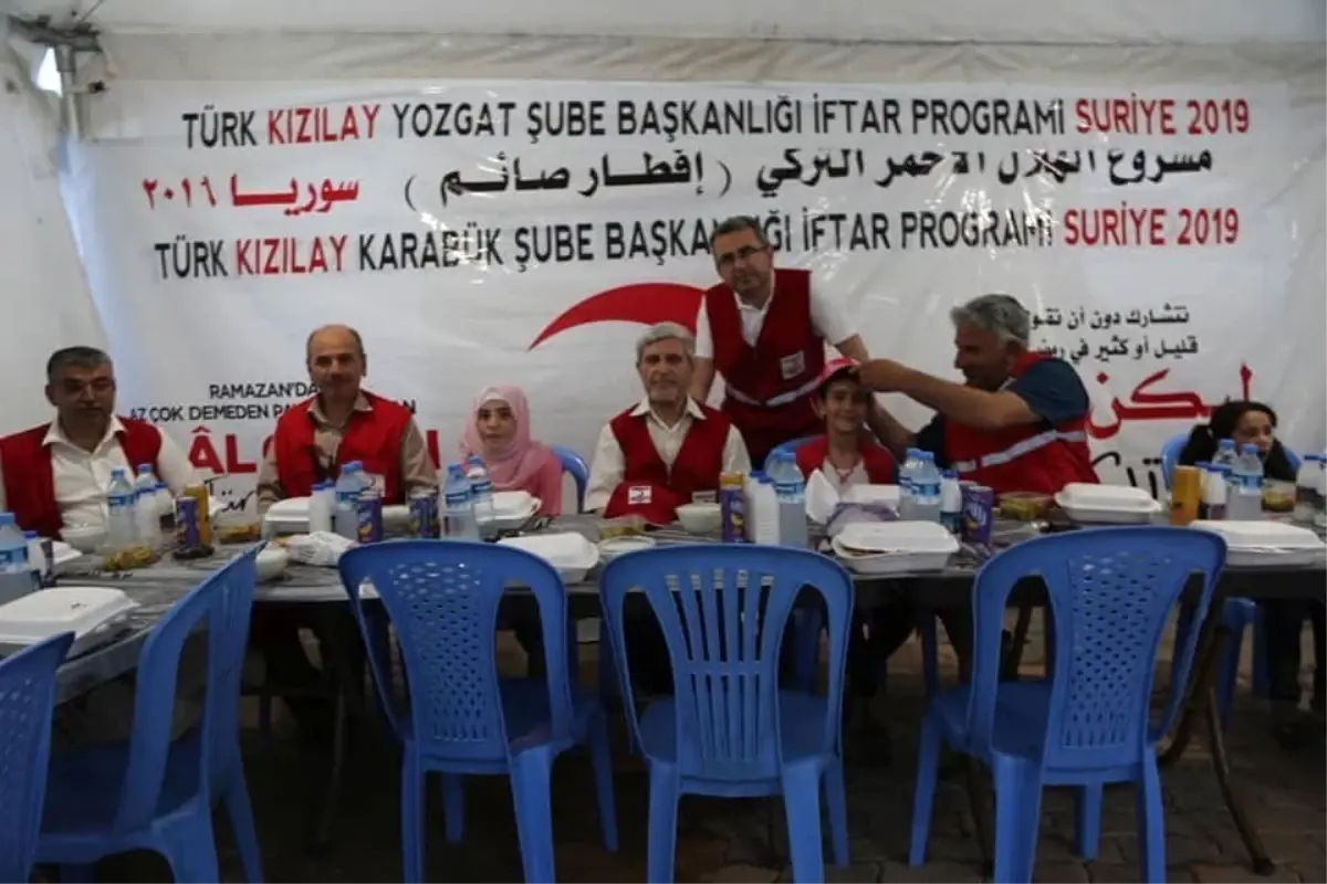 Türk Kızılay Karabük Şubesi tarafından İdlip\'te iftar verildi