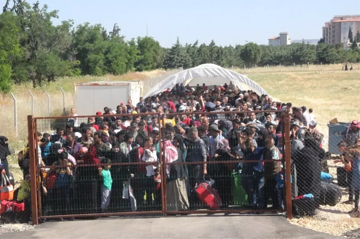 4 yılda 400 bin Suriyeli bayram için ülkesine gitti