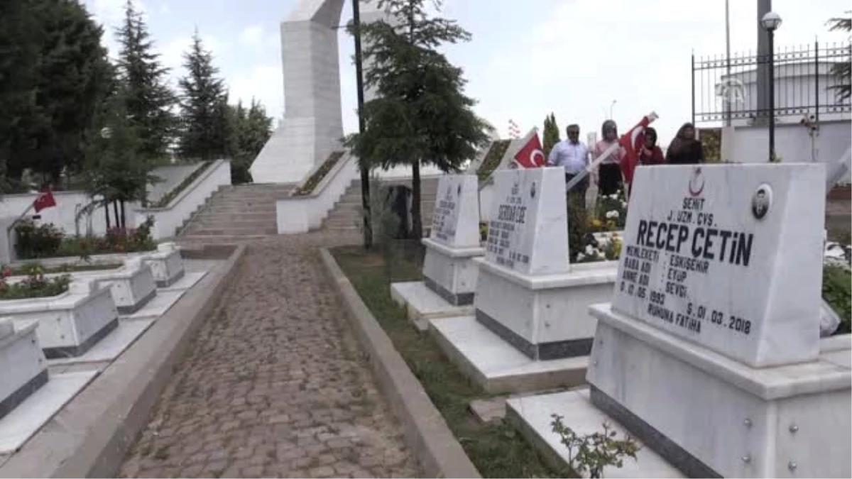 Afrin şehidi oğlunun hatıralarını evinin odasında yaşatıyor - ESKİŞEHİR