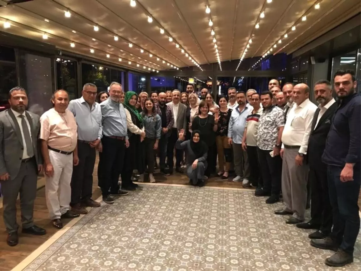 Başkan Sürekli ve Kızılelma İzmir Platformu iftarda buluştu