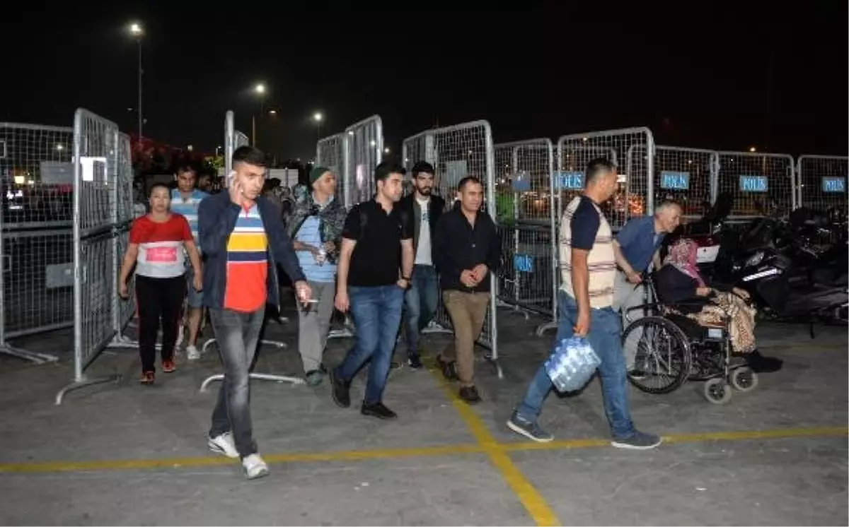 Cumhurbaşkanı Erdoğan Yenikapı\'da \'Enderun Teravihi\'ne katıldı (2)