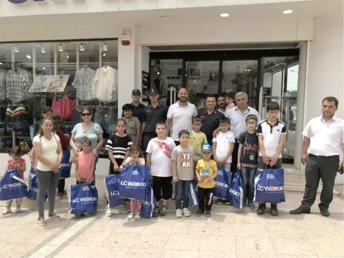 \'Dünyayı Sevgi Kurtaracak\' projesi çocukların yüzünü güldürdü
