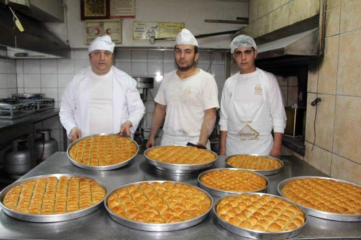 Gaziantepli baklavacıların \'tatlı\' mesaisi