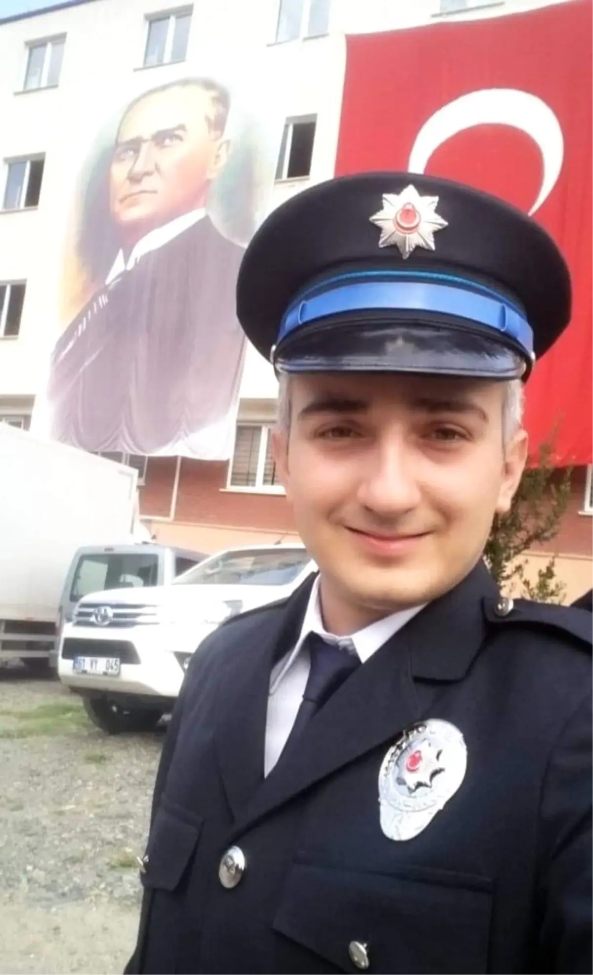 Genç polis kazada hayatını kaybetti