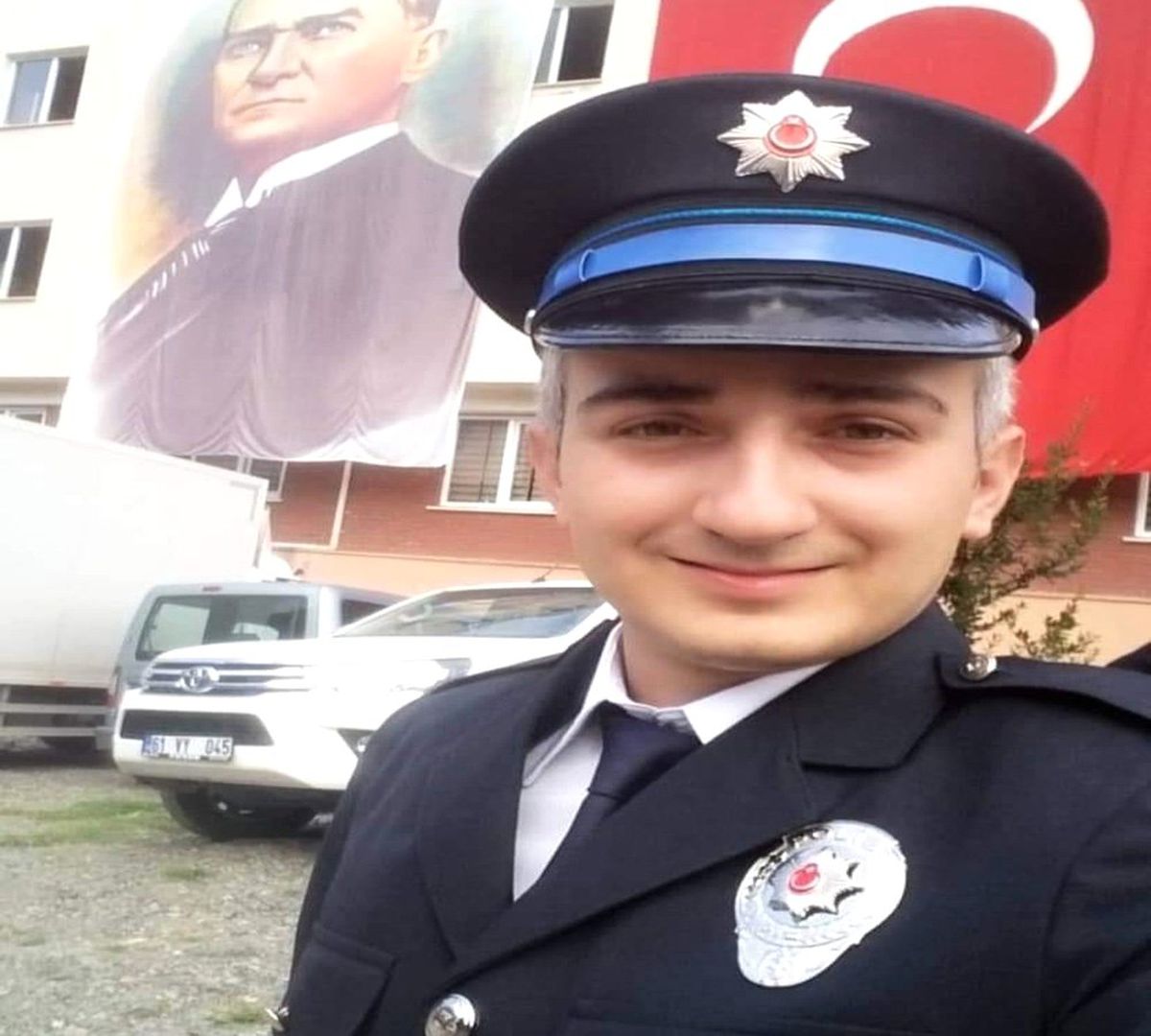 Genç polis kazada hayatını kaybetti