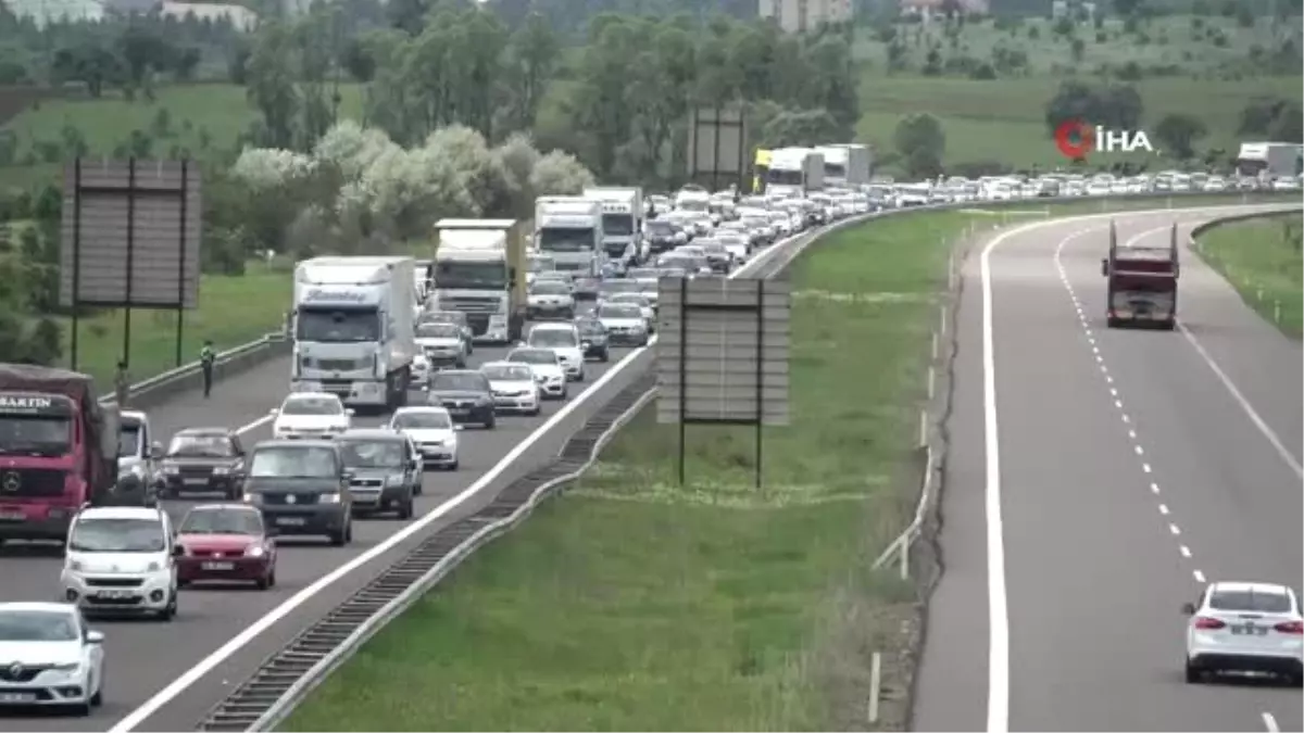 Gerede-Karadeniz Bağlantı yolunda trafik durma noktasına geldi