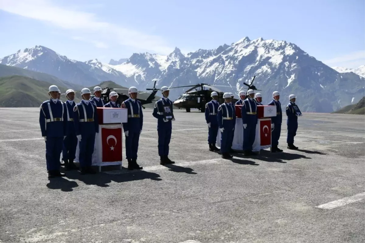 Hakkari şehitlerine tören