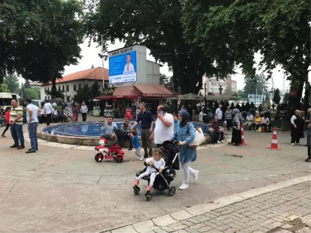 Hendek merkezli 4,6\'lık deprem, İstanbul\'da da hissedildi