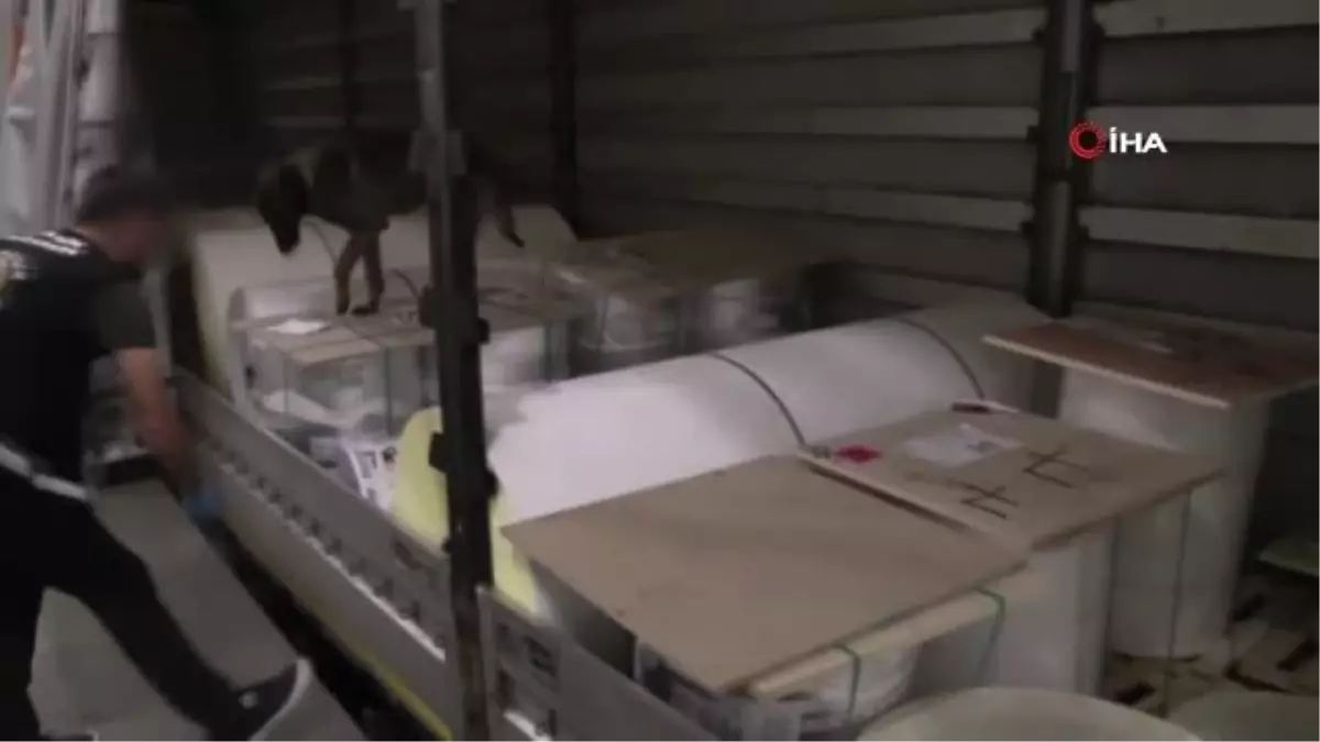 Kapıkule\'de uyuşturucu tacirlerine ağır darbe: Tam 8 milyon TL
