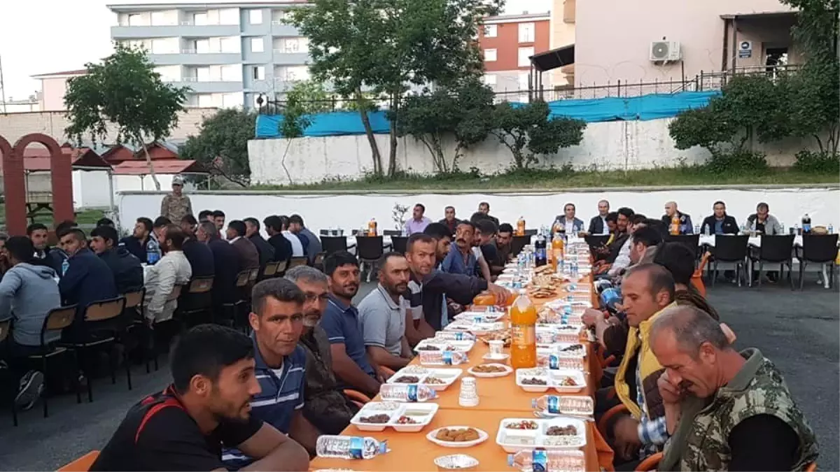 Kaymakam Öter, korucularla iftarda bir araya geldi