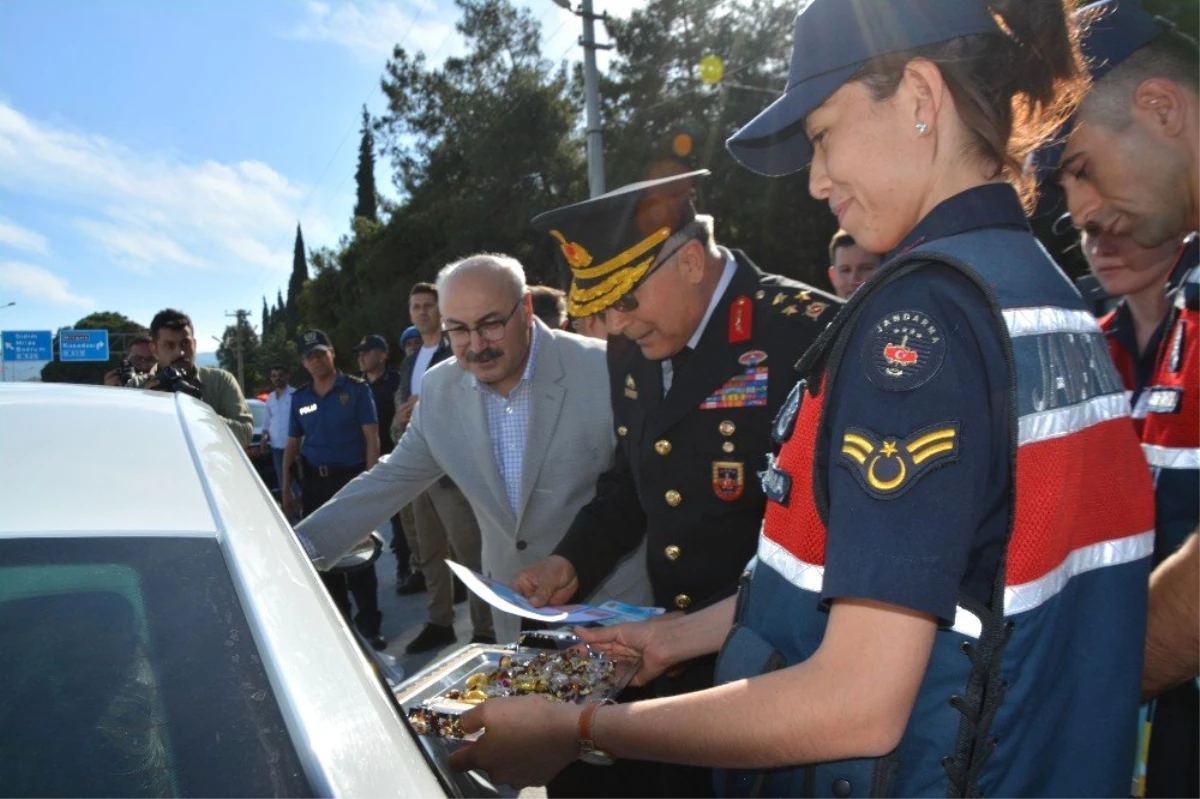 Korgeneral Çitil, Vali Köşger ile birlikte Aydın\'da bayram trafiğini denetledi