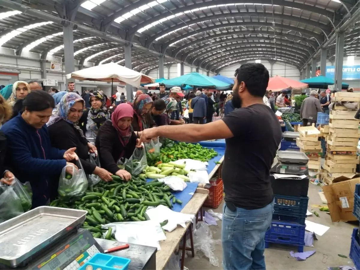 Sebze ve meyve fiyatları vatandaşların yüzünü güldürdü