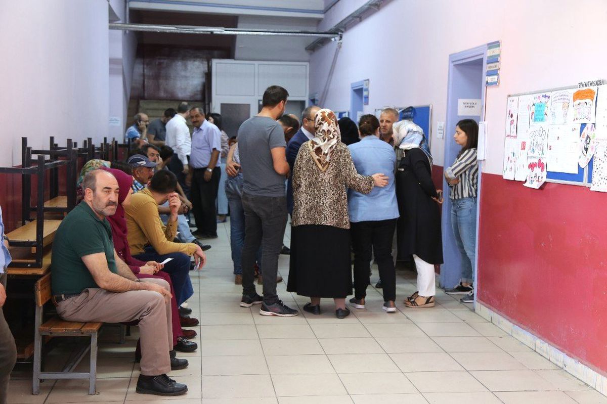 Artvin Yusufeli\'nde seçim yenileniyor. 5 bin 2019 seçmen 20 sandıkta oy kullanacak