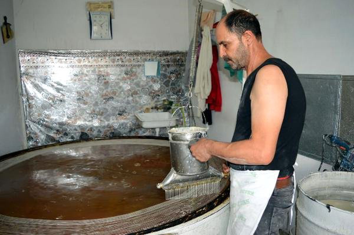 81 yıldır bakır tepside tel kadayıf üretiyorlar