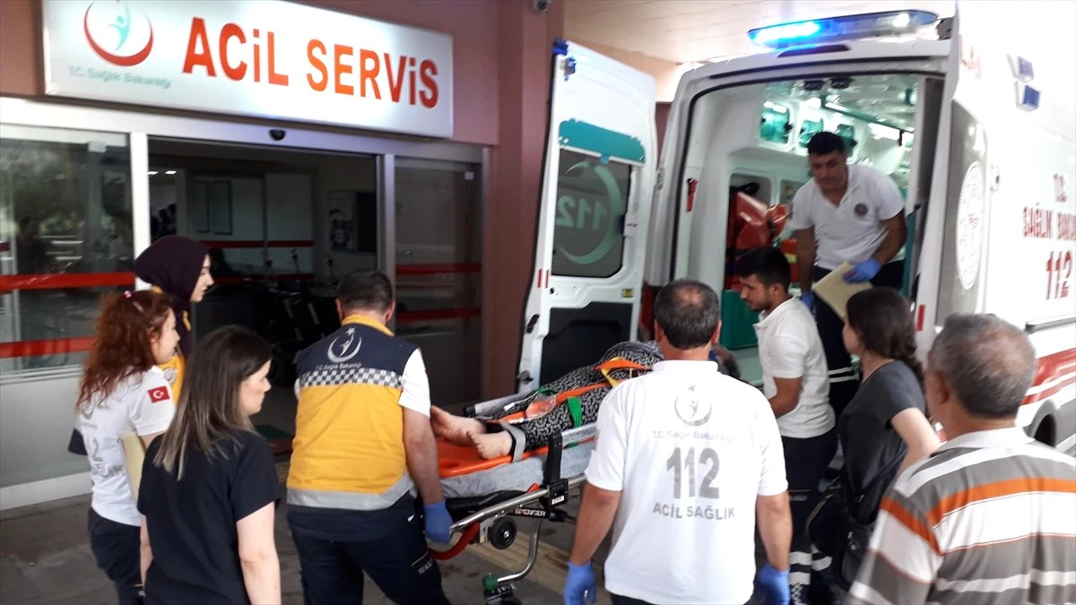 Adana\'da trafik kazası: 5 yaralı