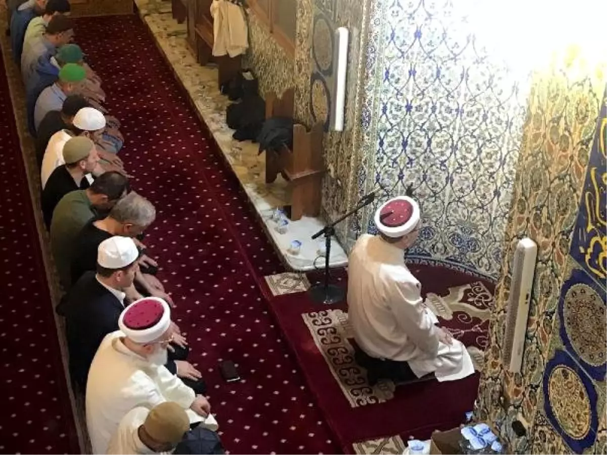 Ali Erbaş, Ramazan ayının son teravih namazını kıldırdı