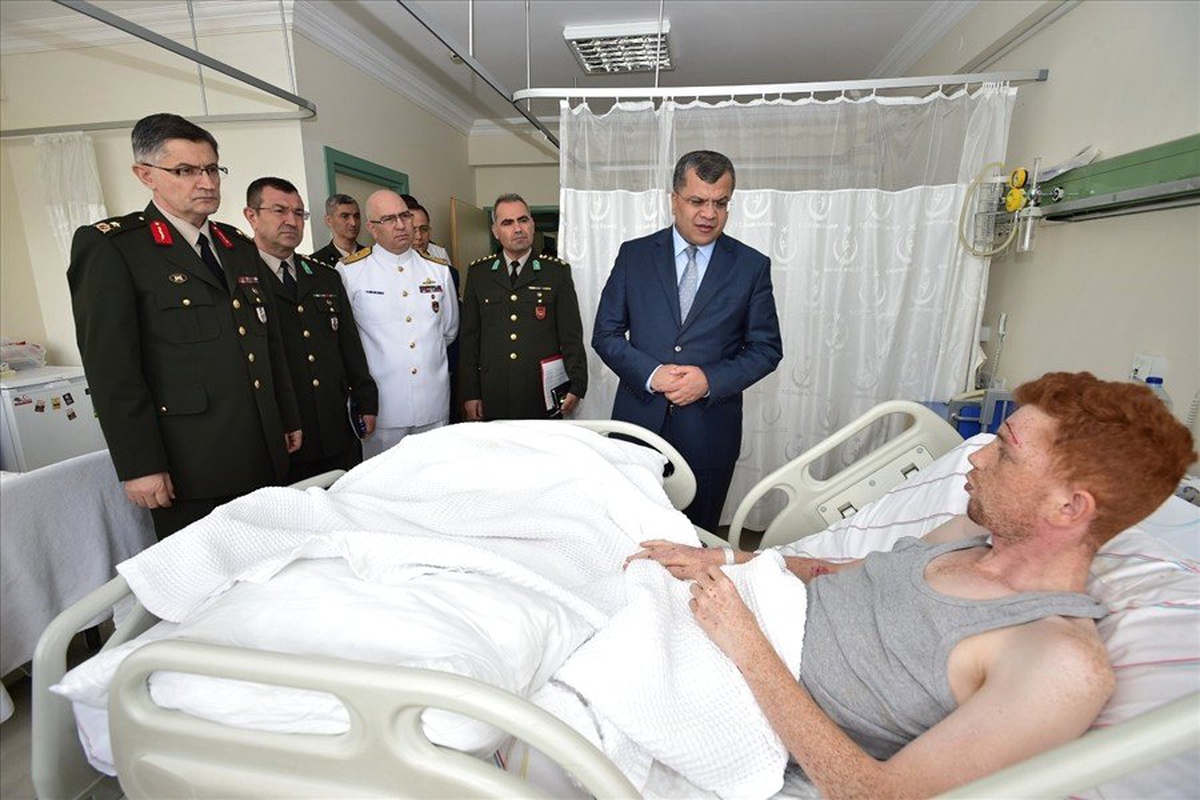 Bakanlık bayramda hastanede tedavi gören gazileri unutmadı