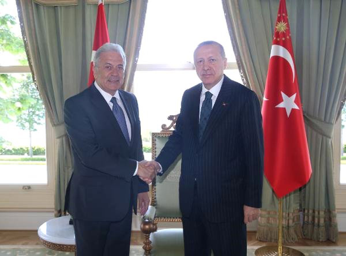 Cumhurbaşkanı Erdoğan, AB komiseri Avramopoulos\'u kabul etti