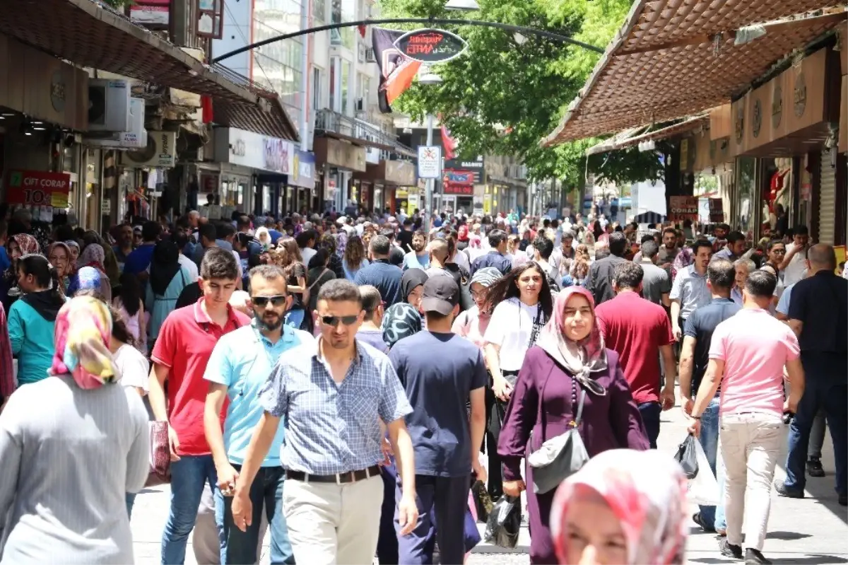 Gaziantep\'te bayram alışverişi yoğunluğu