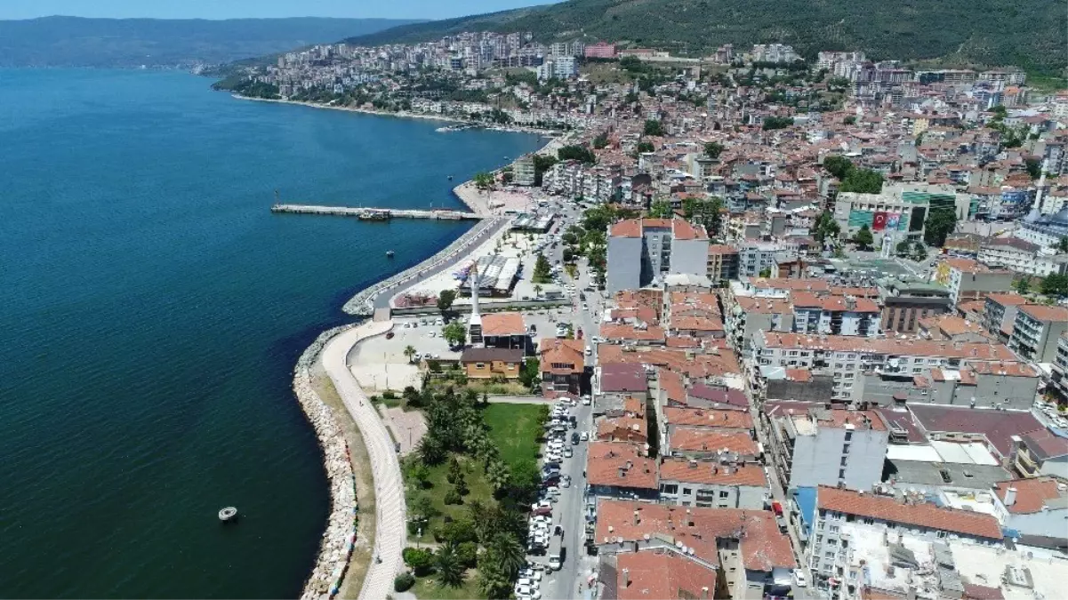 Gemlik sahili araç trafiğine kapanıyor