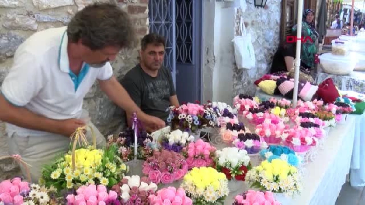 İZMİR Sığacık pazar yeri taze ürünlerin adresi oldu